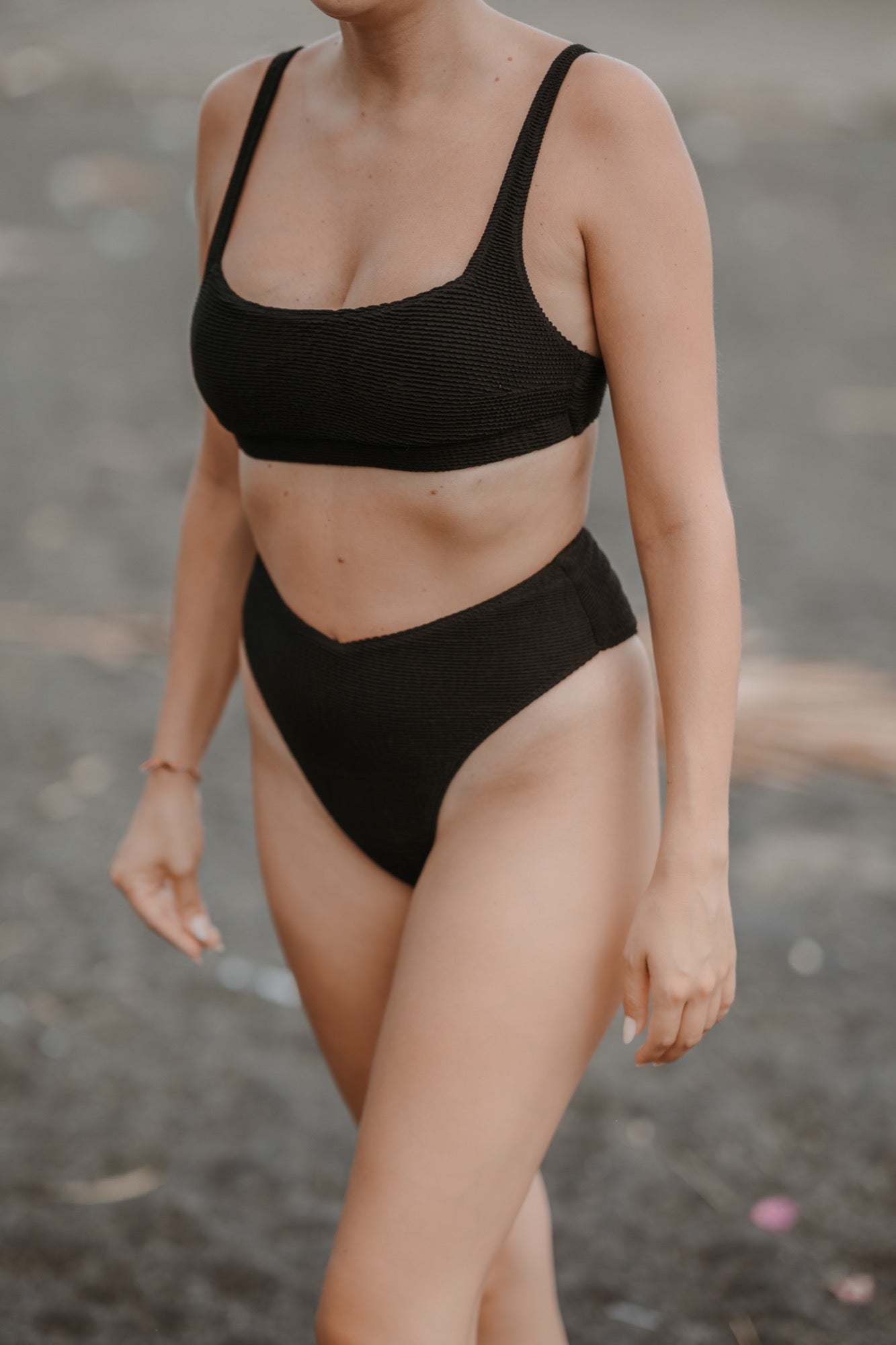 HAUT DE BIKINI NOIR INTENSE ~ SEGARA