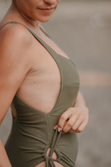 MAILLOT DE BAIN UNE PIÈCE VERT OLIVE ~ SEGARA