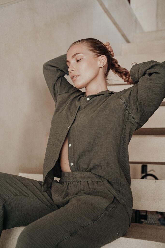 CHEMISE EN GAZE DE COTON VERT SAUGE ~ AWAN